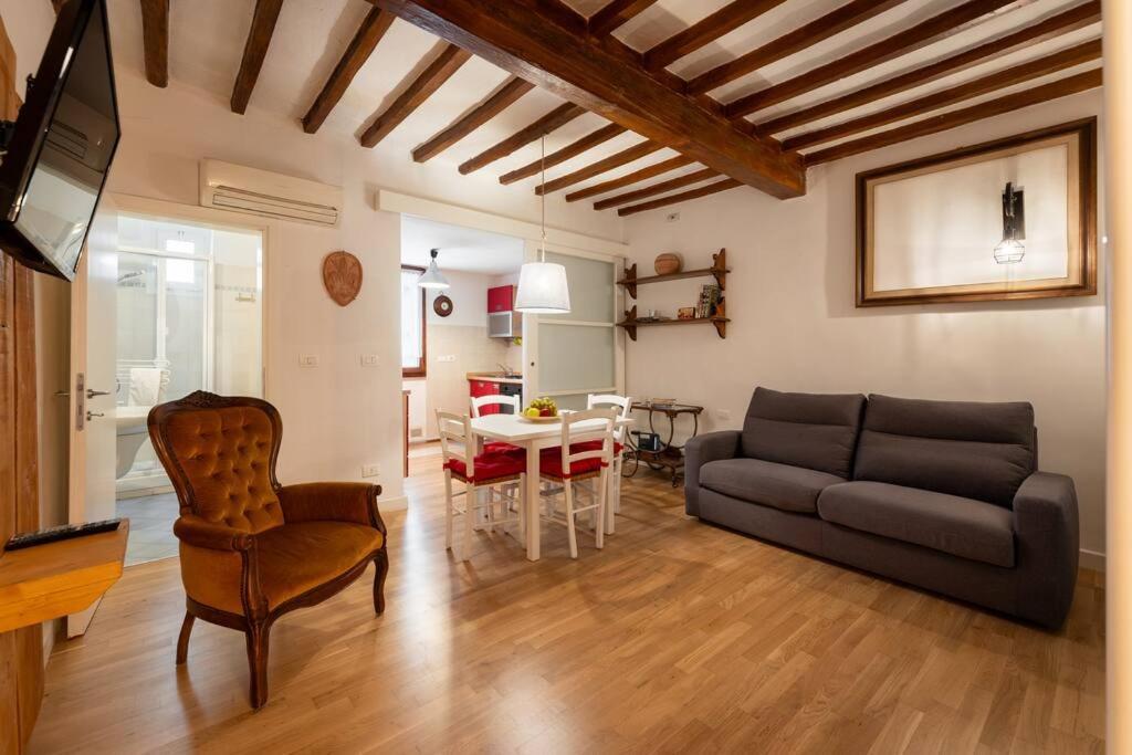 Keys Of Italy - Mercato 20 - Modern 1 Bedroom Nearby Mercato