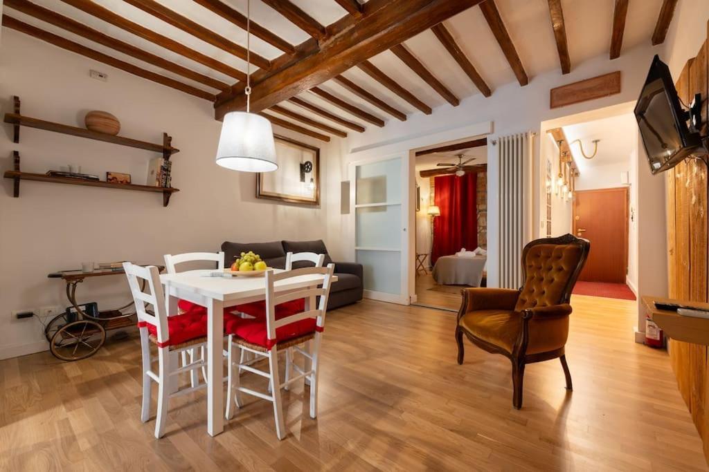 Keys Of Italy - Mercato 20 - Modern 1 Bedroom Nearby Mercato Florencia
